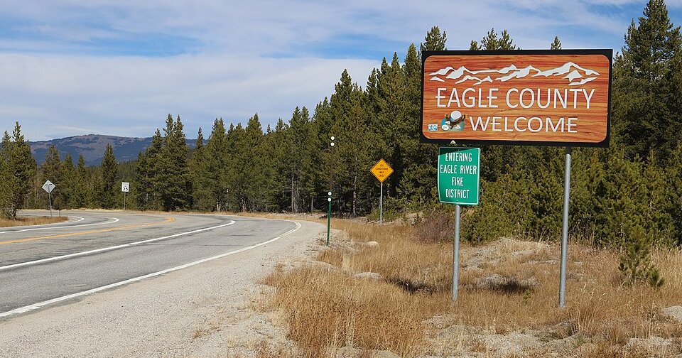 Eagle_County_welcome_sign