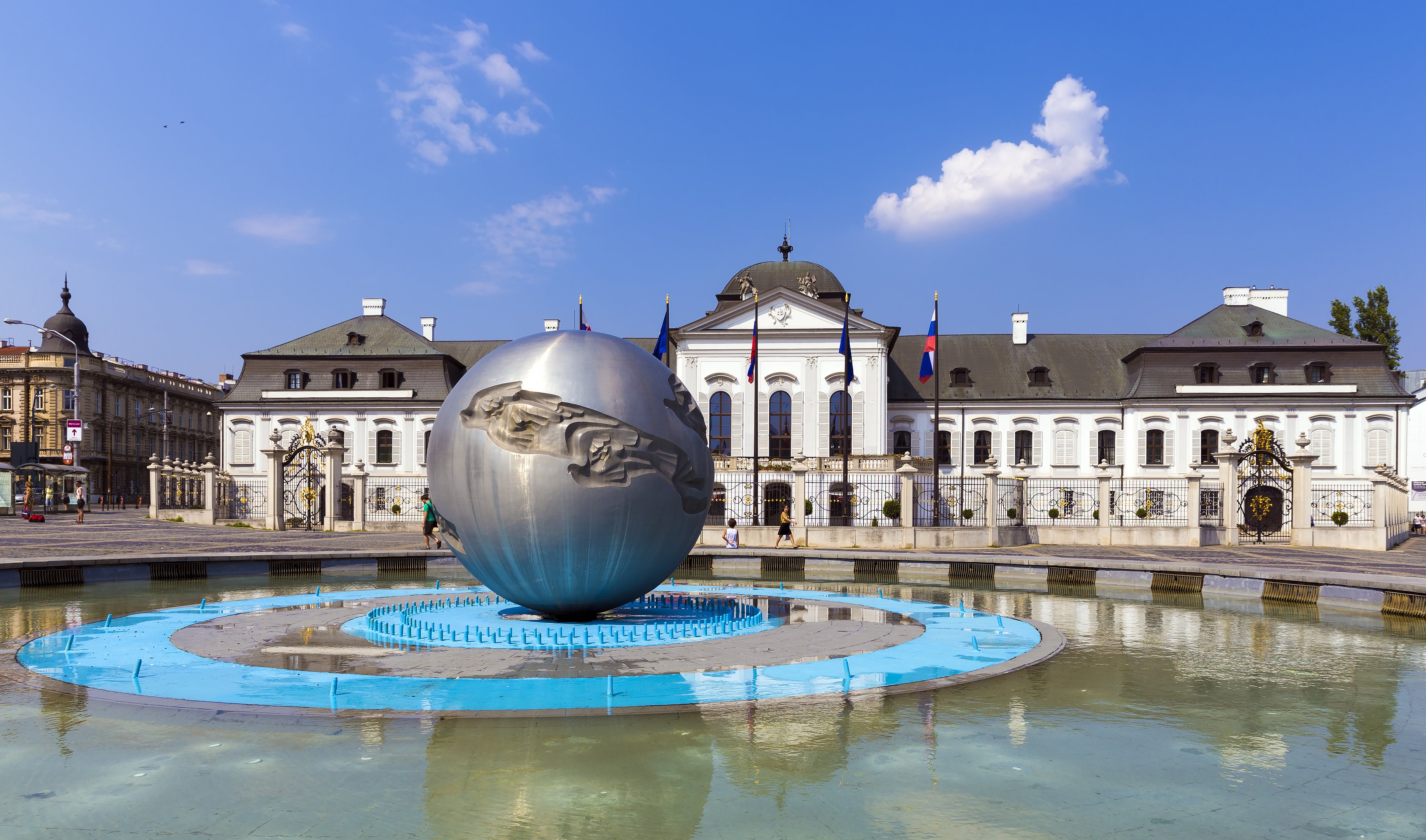 Is Central Europe Rendering Itself Un-Central to World Affairs?_image.jpeg