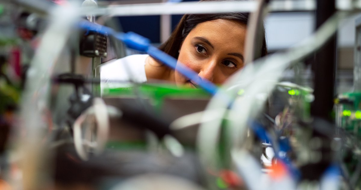 Photo by ThisisEngineering RAEng on Upspalsh 3.jpg