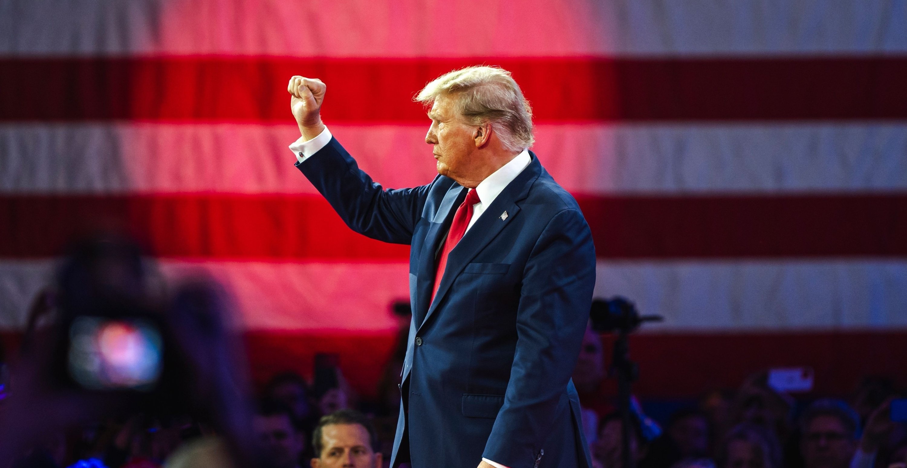 trump_fascist_thread_article