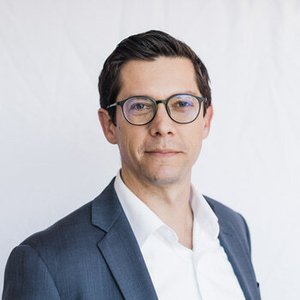 Headshot of Stephen Hayes