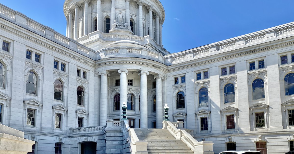 Wisconsin_State_Capitol,_Capitol_Square,_Madison,_WI_(52734304420)