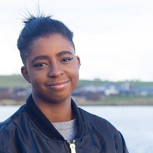 Headshot of Jasmine Heyward.