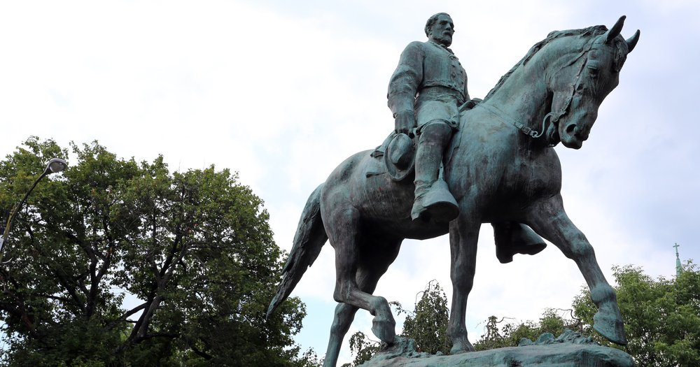 robert e. lee statue.jpg