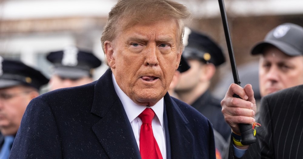 shutterstock_2442962269