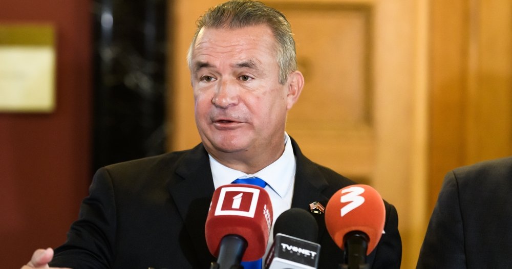 shutterstock_2490311953