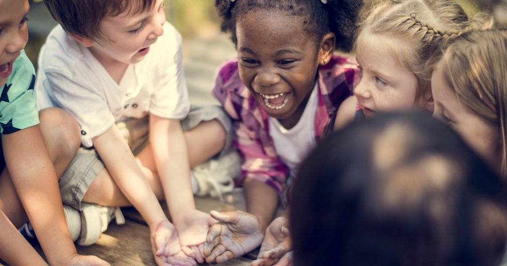 children-sharing-education