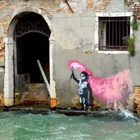 skynews-banksy-flooding-venice_4836975.jpg